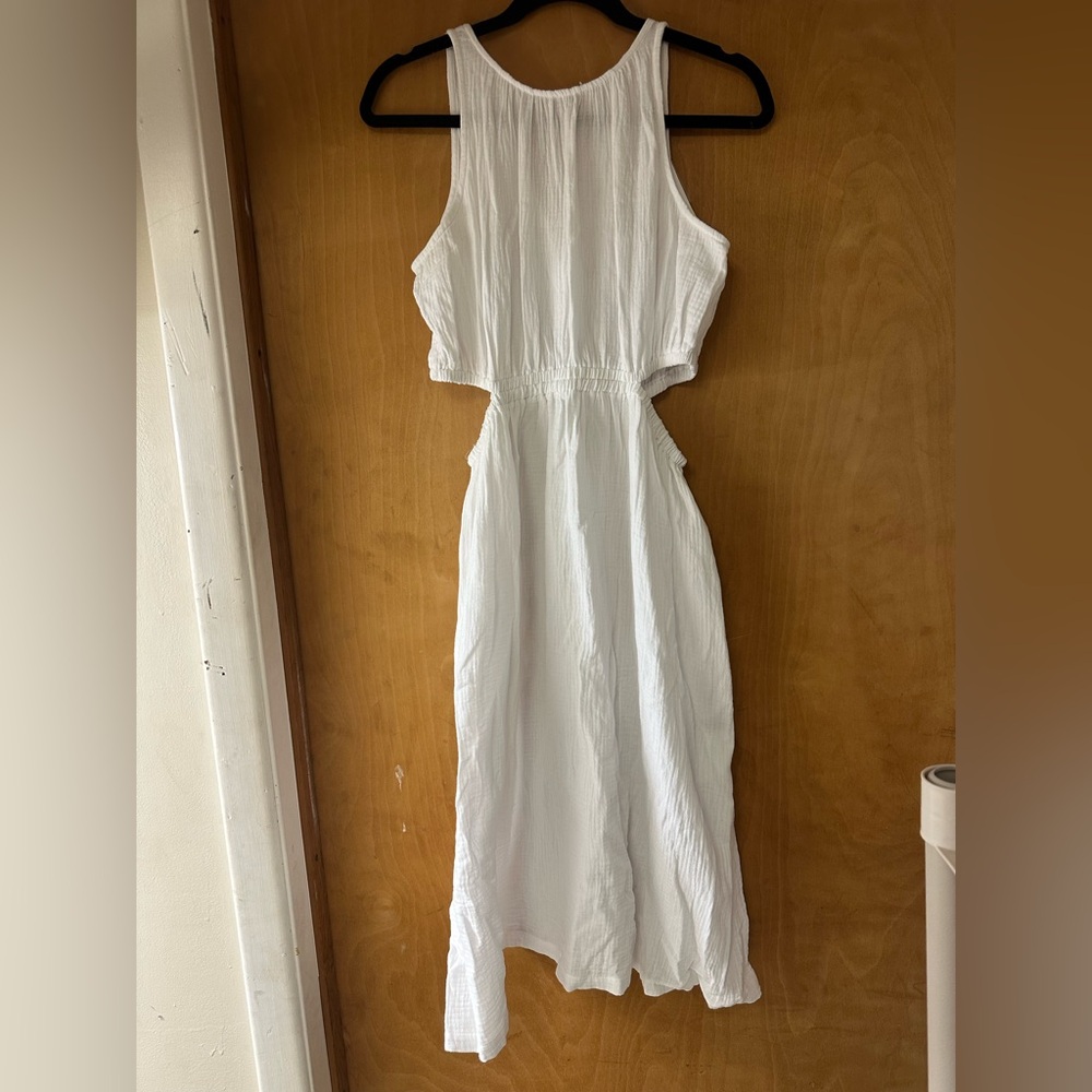 Design History White Backless Dress